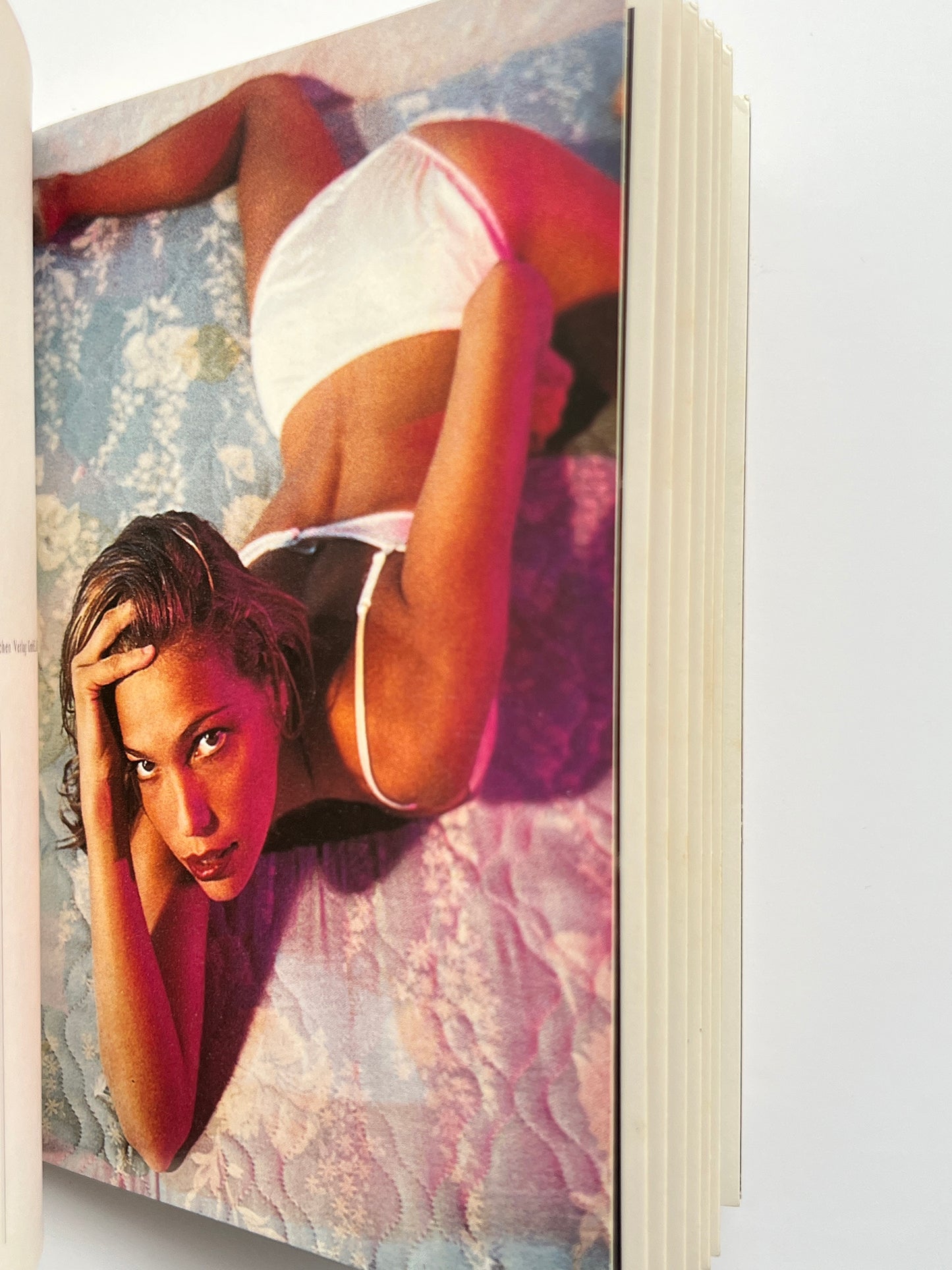 NEW YORK GIRLS RICHARD KERN 30 POSTCARDS