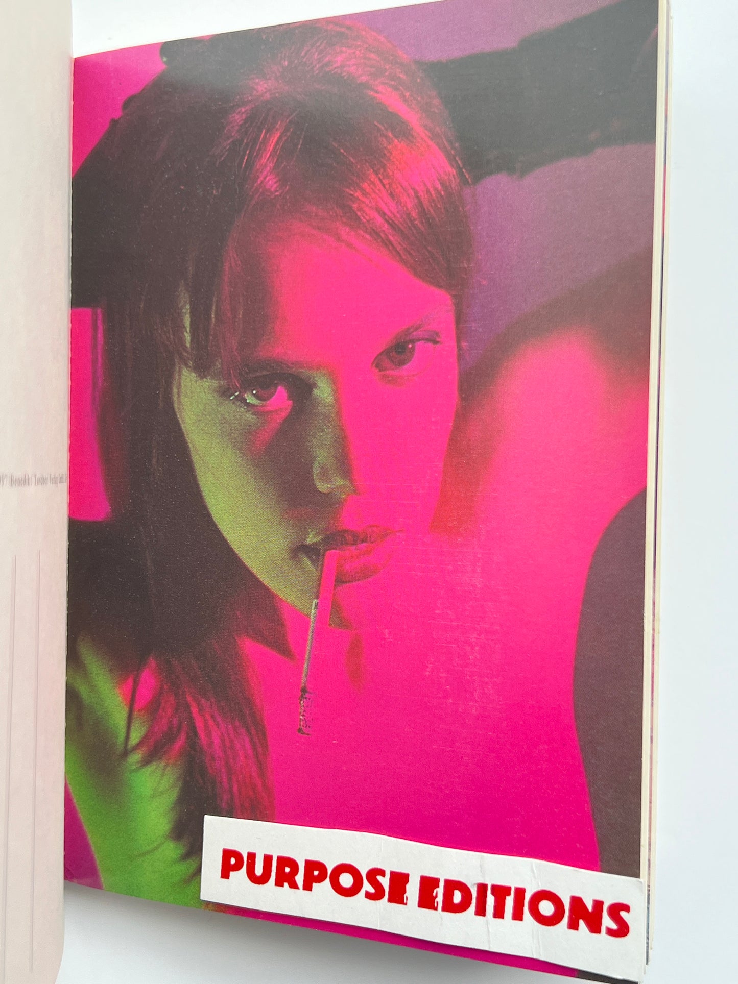 NEW YORK GIRLS RICHARD KERN 30 POSTCARDS