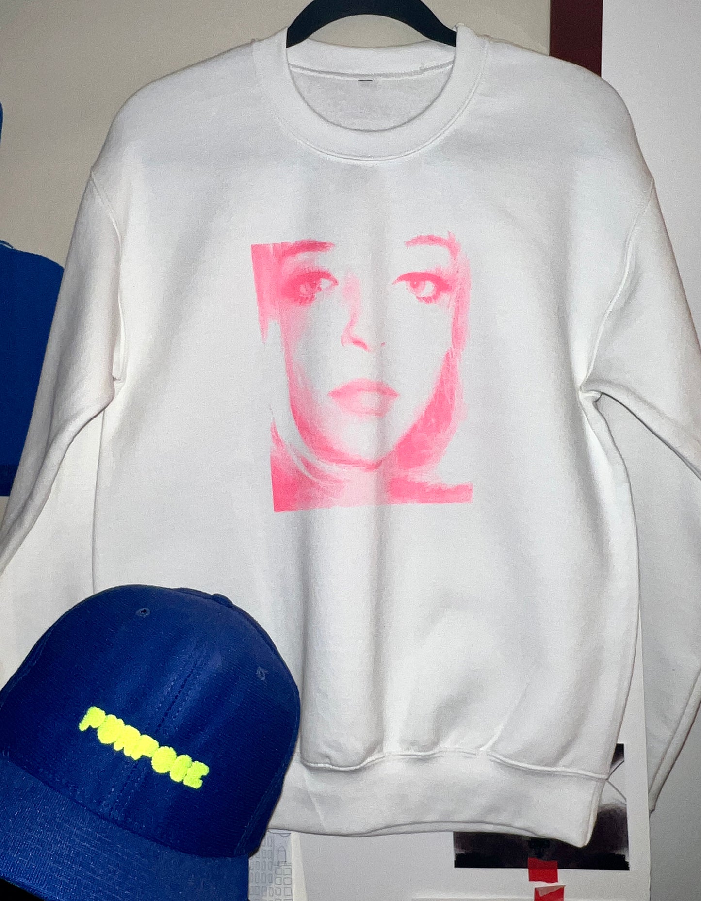 PURPOSEeditions GIRL .SWEAT AP 1 of 1